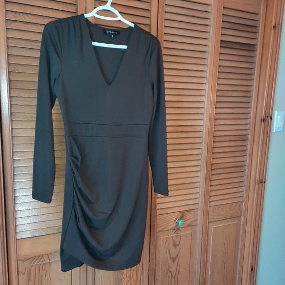 Dynamite Dark Green long sleeve dress - Picture 1 of 8